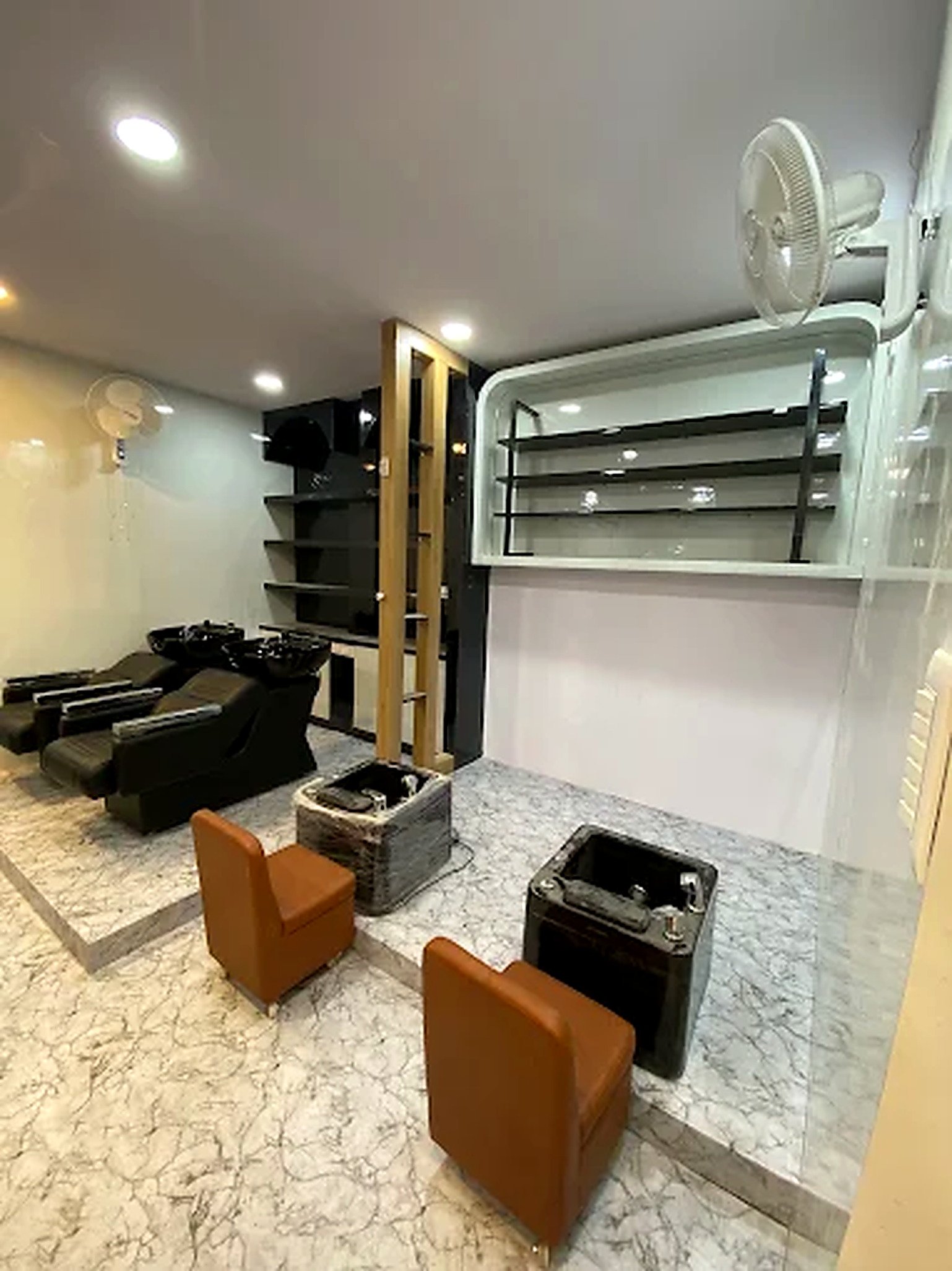 The wash area at Hairways